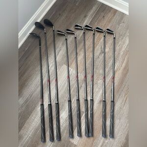 Callaway X-RAZR R-flex Iron Set, 6,7,8,9,P,S Graphite Golf Clubs 9 Piece Womens